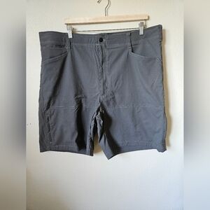 MEN'S WRANGLER OUTDOOR PERFORMANCE UTILITY SHORT IN SMOKE 42